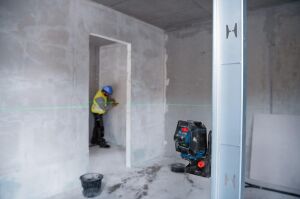 Bosch Professional GCL 2-50 G Lazer + RM10 Tutucu