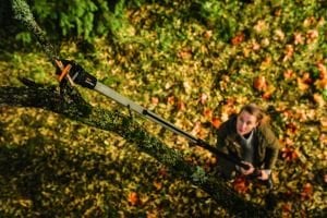 Fiskars UPX86 Teleskopik Yüksek Dal Budama Makası