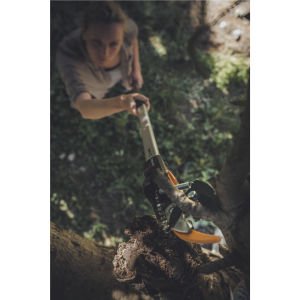 Fiskars UPX86 PowerGearX Teleskopik Yüksek Dal Budama Makası + Testere
